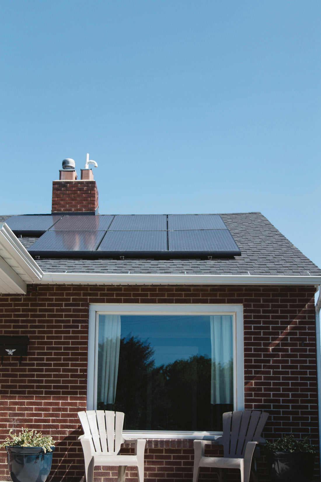 Why Solar Energy from Distriismael SL Is Your Best Ally in a Blackout